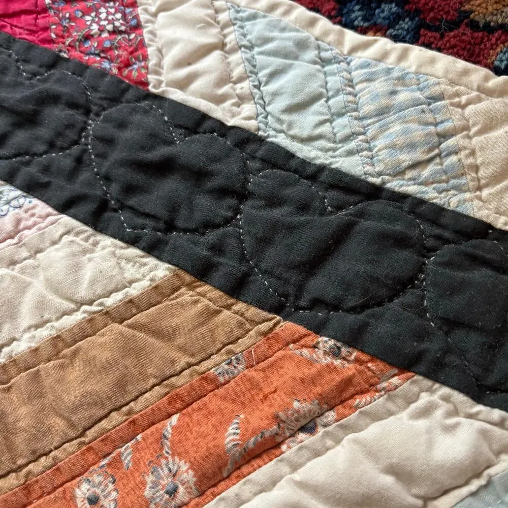 Vintage Quilt Patchwork Chevron Zig Zag Pattern 75x87” Hand Made Cotton Cutter